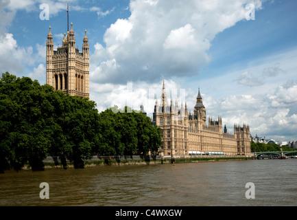 Chambres du Parlement, Westminster, Londres à partir de la Tamise Banque D'Images