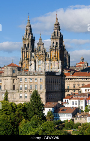 Santiago de Compostela cathedral dominant l'horizon de la ville. Banque D'Images