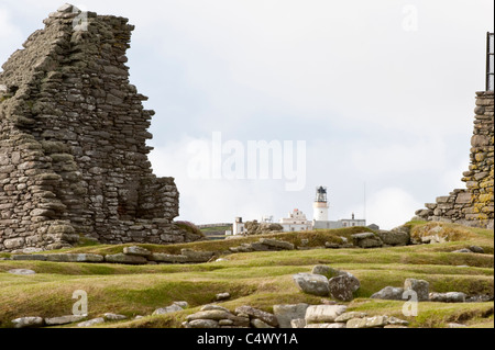 Jarlshof et préhistoriques colonisation scandinave' Établissement"Sumburgh avec Phare en arrière-plan l'Europe Royaume-uni Ecosse Shetland Banque D'Images