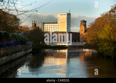 Pont tournant, quartier de la cathédrale Derby Angleterre Banque D'Images