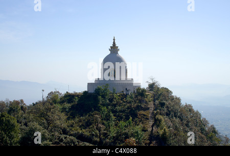 Stupa sur le sommet d'une montagne près de Pokhara, Népal, Région de l'Ouest Banque D'Images