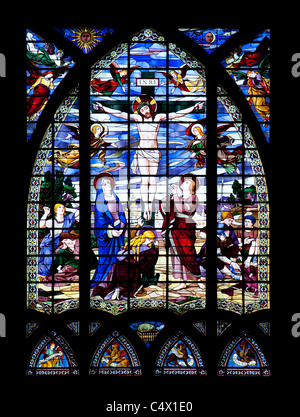 Vitrail représentant la crucifixion de Jésus Christ. Banque D'Images