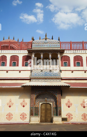 Dans Pitam Niwas Lotus Gate Chowk, City Palace, Jaipur, Rajasthan, Inde Banque D'Images