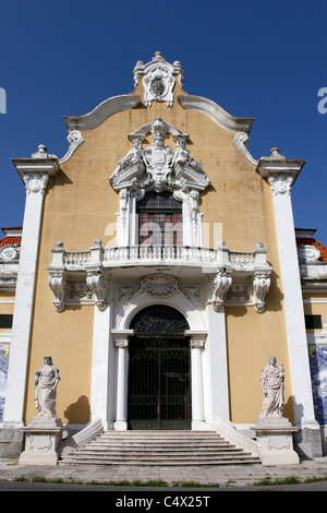 Le fermé et délabrées malheureusement Carlos Lopes pavillon dans le parc Eduardo VII à Lisbonne, Portugal. Banque D'Images