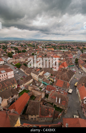 Vieille ville de Sibiu en Transylvanie Roumanie Vue aérienne de la tour de la cathédrale luthérienne (ville basse - Ville de jos) salon Banque D'Images