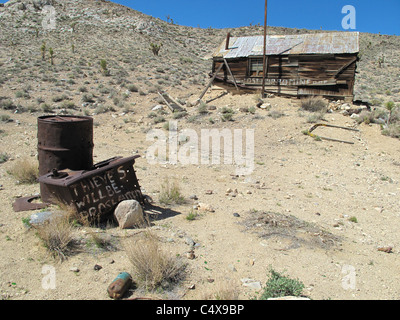 Vieux prospecteur déserte shack dans Death Valley National Park Banque D'Images