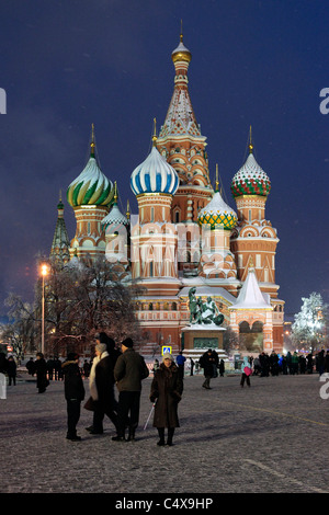 La Cathédrale de Saint Basil dans la nuit, la place Rouge, Moscou, Russie Banque D'Images