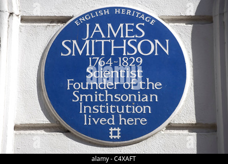 English Heritage blue plaque marquant un accueil de James Smithson, chercheur et fondateur de la Smithsonian, dans Marylebone, Londres, Angleterre Banque D'Images