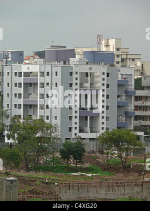 Près d'un bâtiment nouvellement construit Banque D'Images