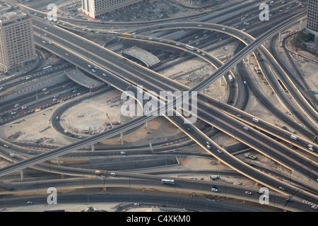 Vue aérienne d'une jonction autoroutière à Dubaï, Émirats Arabes Unis Banque D'Images