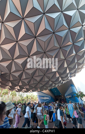Sphère géodésique Spaceship Earth à Epcot Center et parc à thème de Walt Disney World Resort Lake Buena Vista (Orlando), Floride Banque D'Images