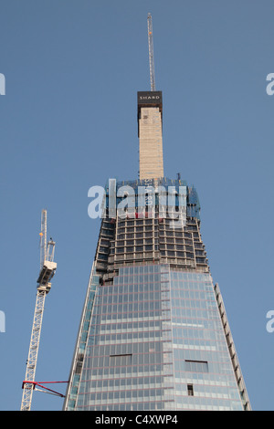 Le Shard London Bridge (Pont de Londres Tower/tesson de verre) en construction (avril 2011) vue de St Thomas Street. Banque D'Images