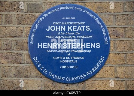 Un mémorial blue plaque à John Keats & Henry Stephens en dehors de Guy's & St Thomas' Hospital, Londres, Royaume-Uni. Banque D'Images