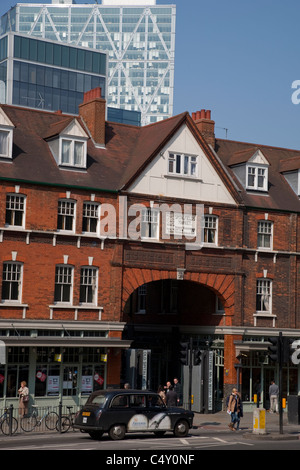 Scène urbaine au Vieux Marché de Spitalfields dans Bishopsgate, Londres, Angleterre, Royaume-Uni Banque D'Images