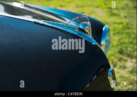 1950 Ford hood ornament Banque D'Images