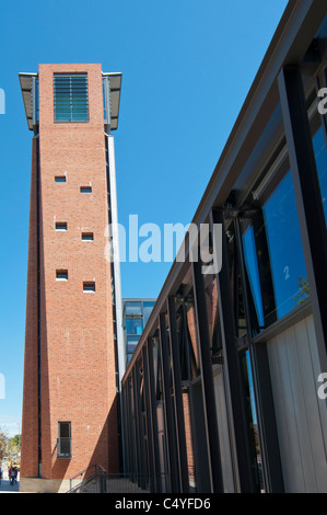 La nouvelle aile sur la Royal Shakespeare Company Theatre, Stratford upon Avon. UK. Banque D'Images