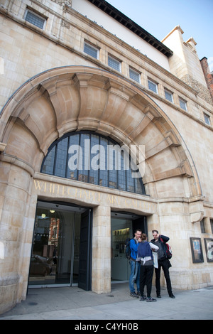 Entrée principale de la Whitechapel Art Gallery de Londres, UK Banque D'Images