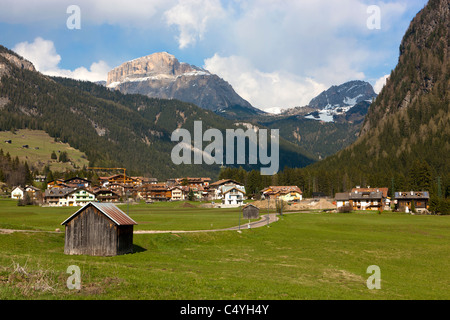 Fontanazzo vers le Col Rodella, Trentin-Haut-Adige, Dolomites, Italie, Europe Banque D'Images