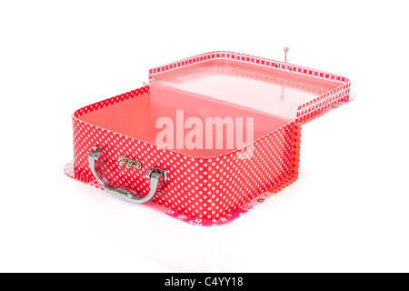 Ouvert rouge suitecase en libre sur fond blanc Banque D'Images