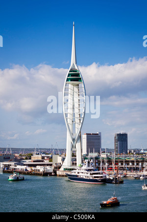 Le port de Portsmouth : Tour Spinnaker, England UK Banque D'Images