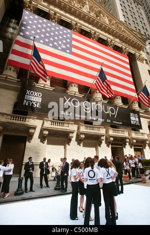 La Bourse de New York est visible sur le Mardi 28 juin 2011, décoré en l'honneur de la XO Group Inc Banque D'Images