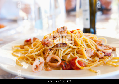 Assiette de spaghetti de calamars Banque D'Images