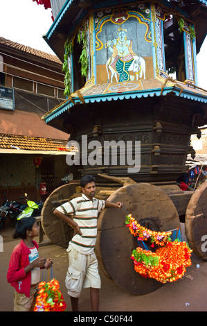 Un char au festival de Shivaratri à Gokarna, Inde. Banque D'Images