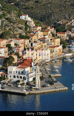 Symi. Îles du Dodécanèse. La Grèce. Gialos Port. Banque D'Images