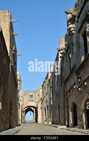 Rhodes. Îles du Dodécanèse. La Grèce. Avenue des Chevaliers (Ippoton), Old Town, Rhodes Ville. Banque D'Images