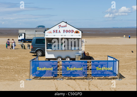 Blocage de fruits de mer sur la plage de sable à Weston Super Mare Somerset England UK Banque D'Images