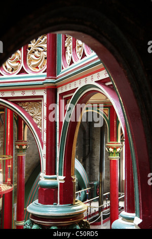 Intérieur de la station de pompage Glosas Emilianenses, construit à l'époque Victorienne par Joseph Bazalgette dans le cadre de la Thames système d'égout. Banque D'Images