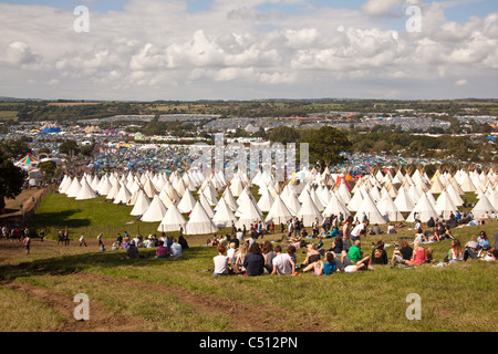 Tipi, Tipi ou Wigwam tentes au festival de Glastonbury 2011, Somerset, Angleterre, Royaume-Uni. Banque D'Images