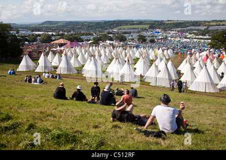 Tipi, Tipi ou Wigwam tentes au festival de Glastonbury 2011, Somerset, Angleterre, Royaume-Uni. Banque D'Images