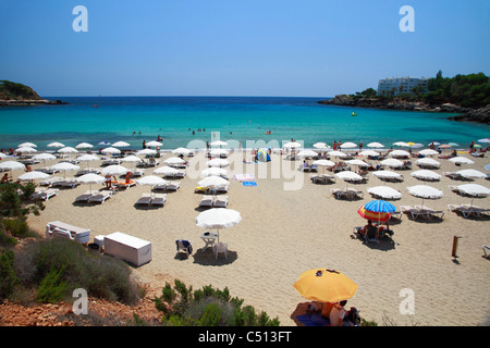 Vue de la plage de Cala Lenya, Ibiza, Espagne Banque D'Images