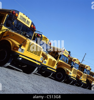 Les autobus scolaires en stationnement Banque D'Images