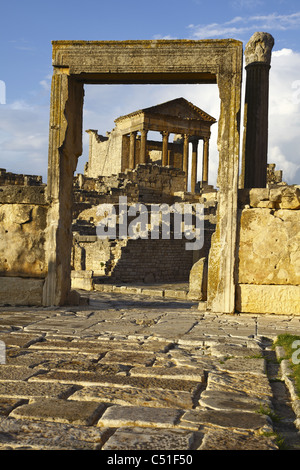Afrique, Afrique du Nord, Tunisie, Site archéologique de Dougga, Ruines Romaines, le Capitol Banque D'Images