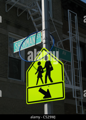 Panneau de passage à niveau de l'école à Brooklyn NY Banque D'Images