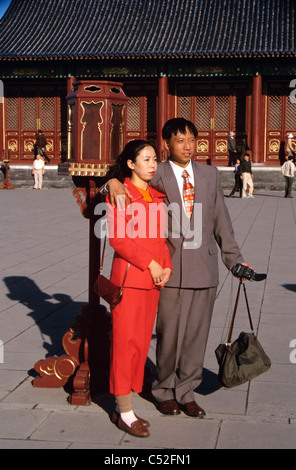 Les touristes chinois posent pour la photo de la cité interdite chine Banque D'Images