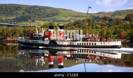 Le bateau à vapeur Waverley PS en descendant la Rivière Clyde à Erskine, en Écosse. Banque D'Images