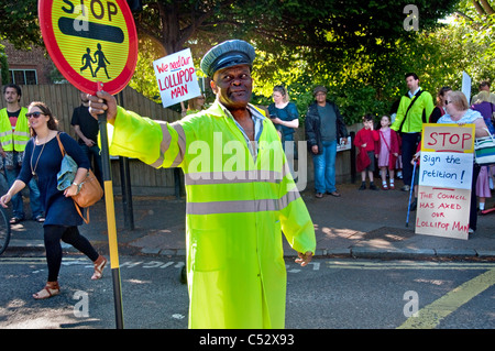 Manifestation contre les licenciements de Southwark Conseil Personnel sucette ? ? Banque D'Images