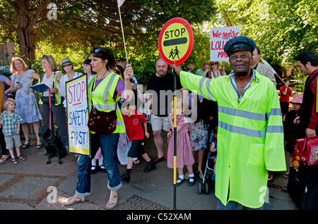 Manifestation contre les licenciements de Southwark Conseil Personnel sucette ? ? Banque D'Images