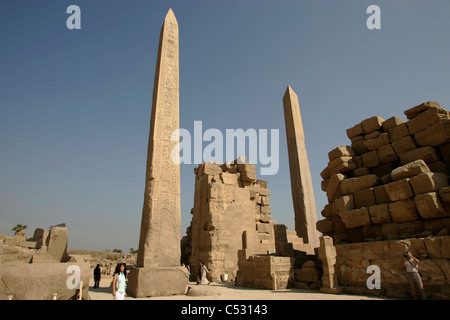 Les obélisques de la reine Hatchepsout et Thoutmosis I dans le Temple de Karnak, Louxor, Egypte Banque D'Images