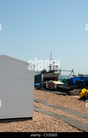 Bateau de pêche plage Deal Kent England UK Banque D'Images