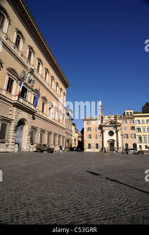 Italie, Rome, Piazza Farnese, Palazzo Farnese Banque D'Images