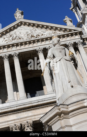 L'aspect de la Cathédrale St Paul dans la ville de Londres. Banque D'Images