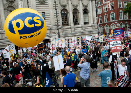 Une marche organisée par le PCS union est rejoint par de nombreux autres. Elle marque une journée de grèves dans le secteur public plus de modifications au régime de pension Banque D'Images