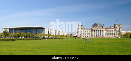 Deutscher Bundestag, le Reichstag, le parlement allemand et la Paul-Loebe-Haus, quartier du gouvernement, Berlin, Allemagne Banque D'Images
