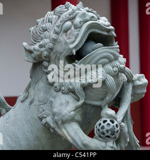 Statue Lion Chinois au Musée Historique, Confucius Shrine, Nagasaki, Japon Banque D'Images