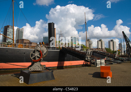 Havenmuseum musée Het bateau au port de Rotterdam Leuvehaven la province de Hollande du Sud l'Europe Pays-Bas Banque D'Images