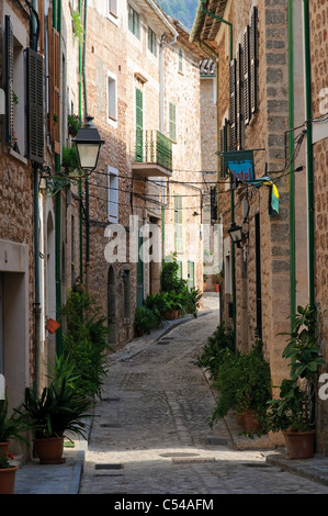 Lane dans le village de montagne Fornalutx, Majorque, Espagne, Europe Banque D'Images